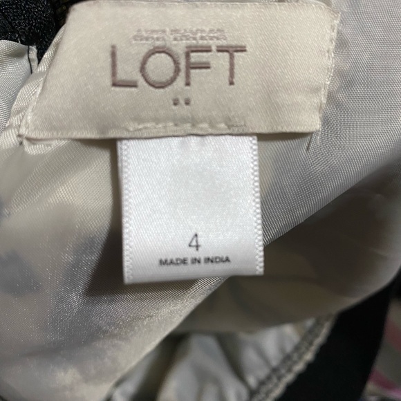 Black and Ivory Floral Satin Ann Taylor Skirt - Picture 2 of 6